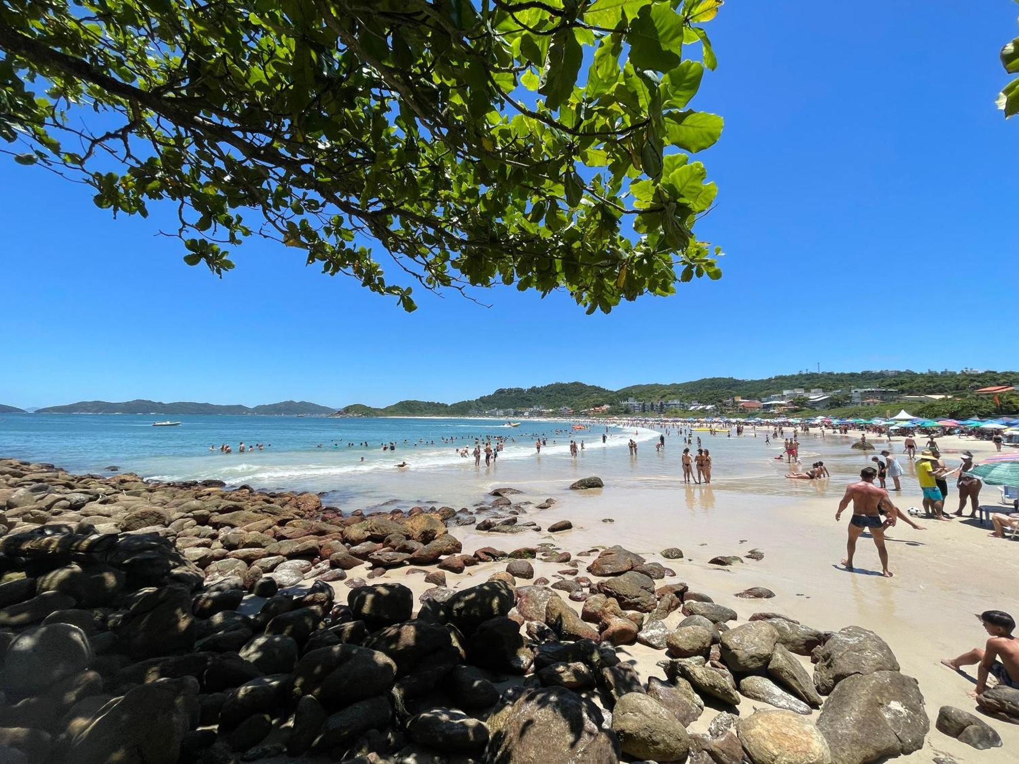 Apto Terreo A 100Mts Do Mar Bombinhas Kültér fotó
